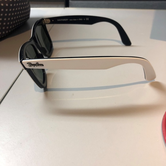 White Ray Bands & Case main image 4
